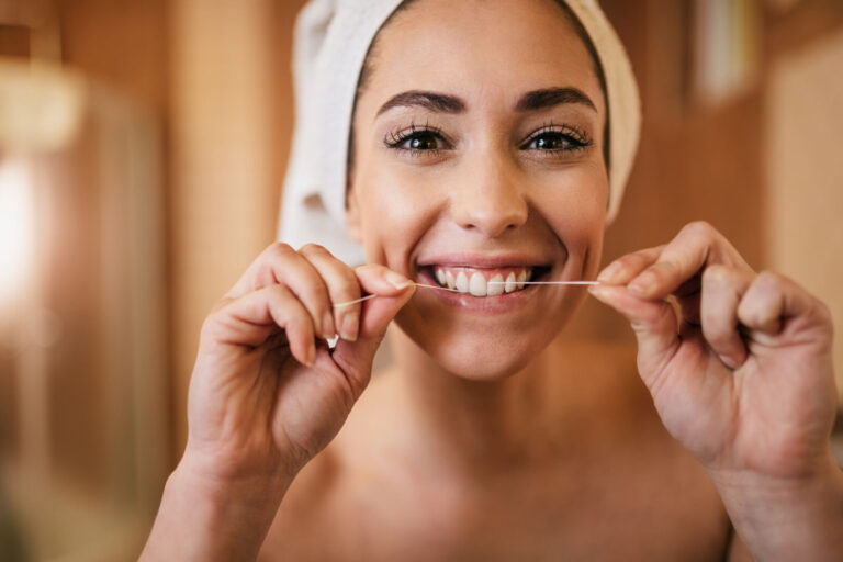pulizia denti con gengive sensibili