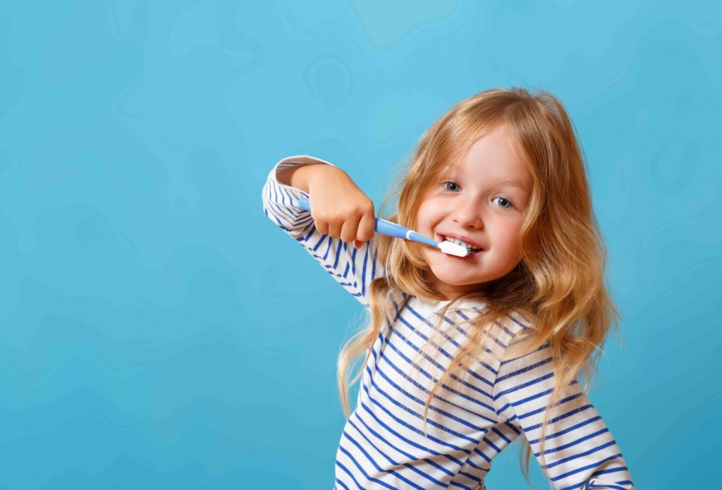 Come rinforzare i denti dei bambini